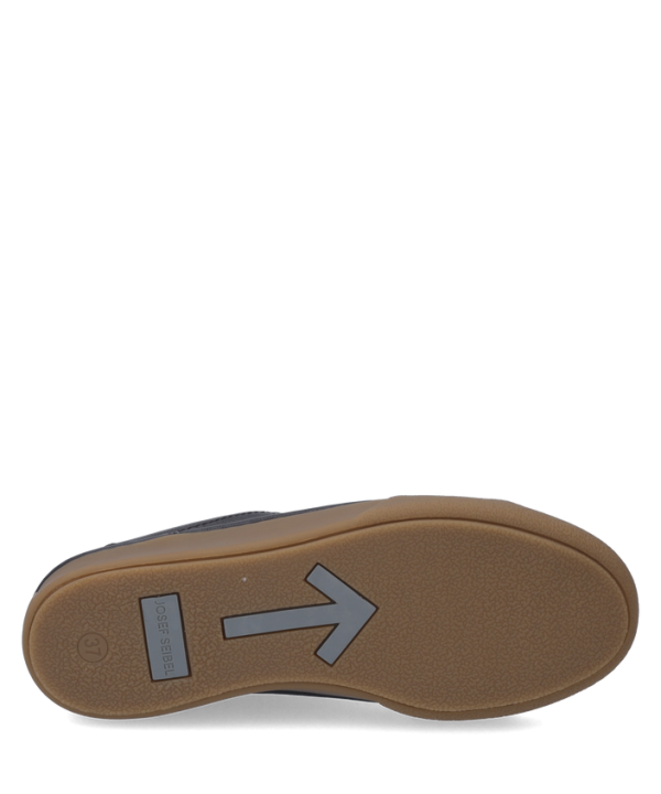 Claire 01 - Image 6