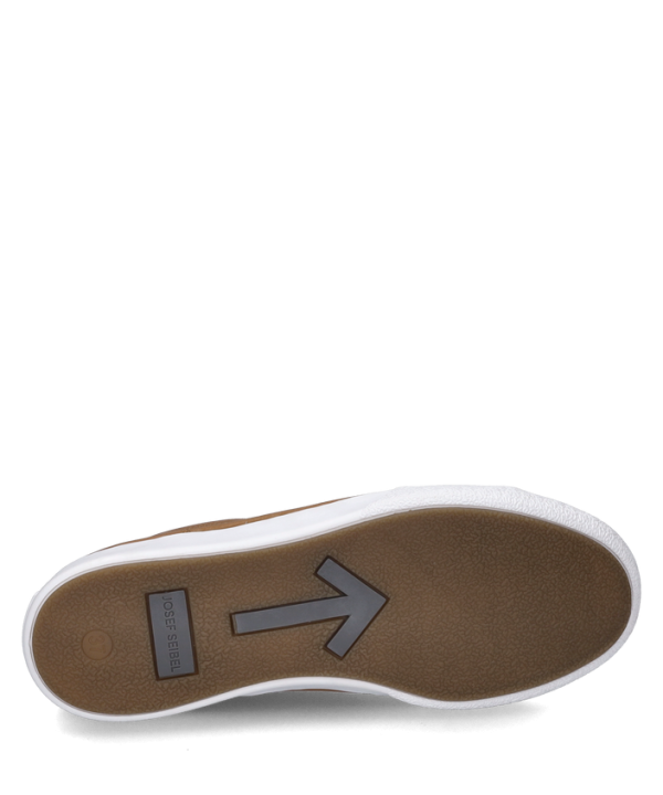 Claire 01 - Image 6