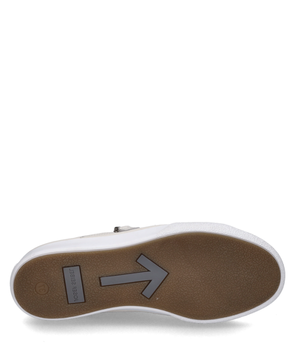 Claire 03 - Image 5