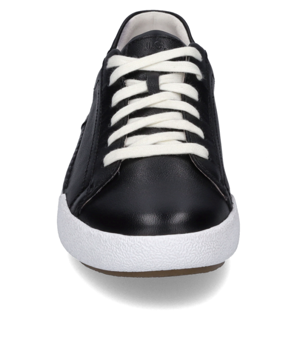 Claire 01 - Image 5