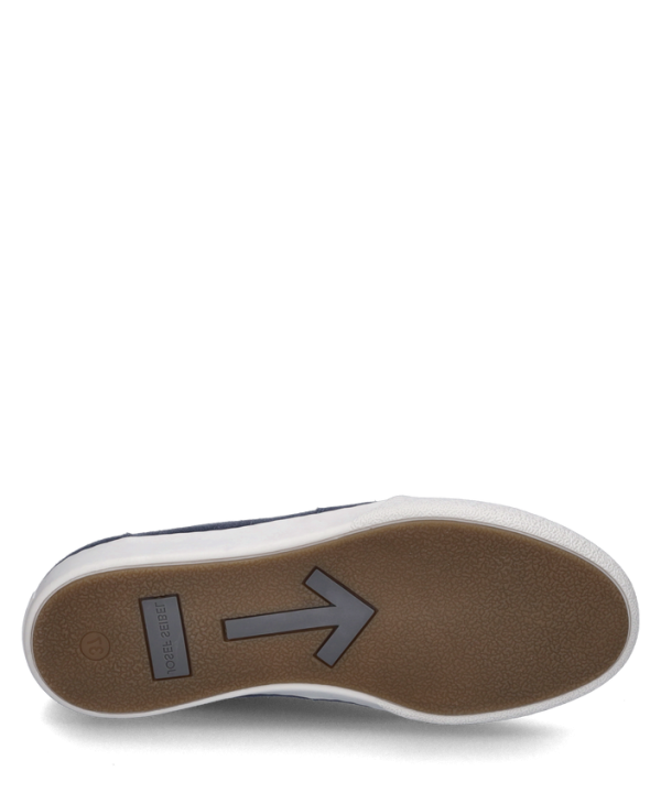 Claire 07 - Image 6