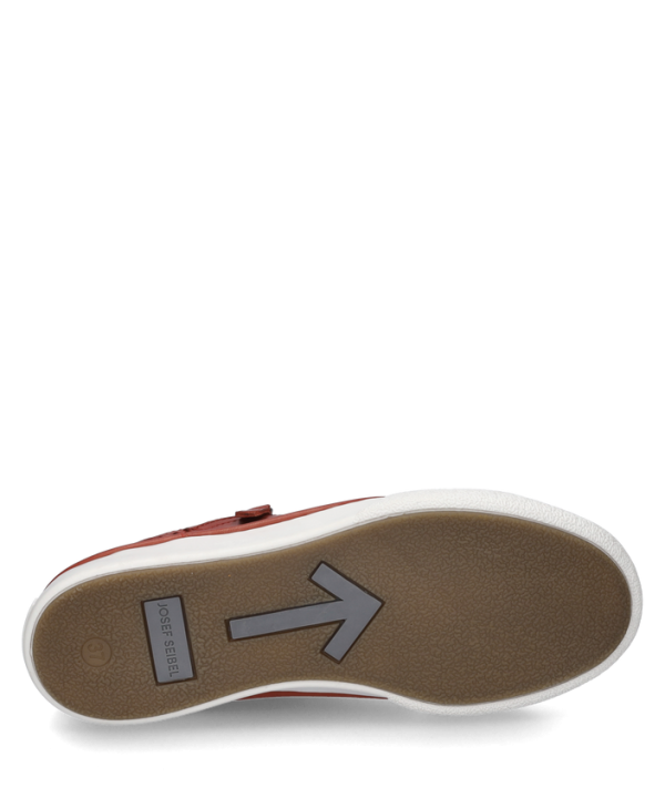 Claire 03 - Image 6