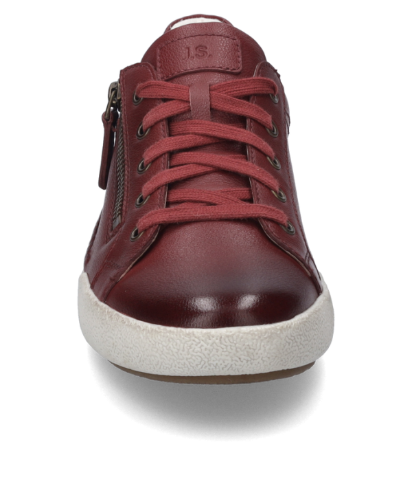 Claire 13 - Image 5